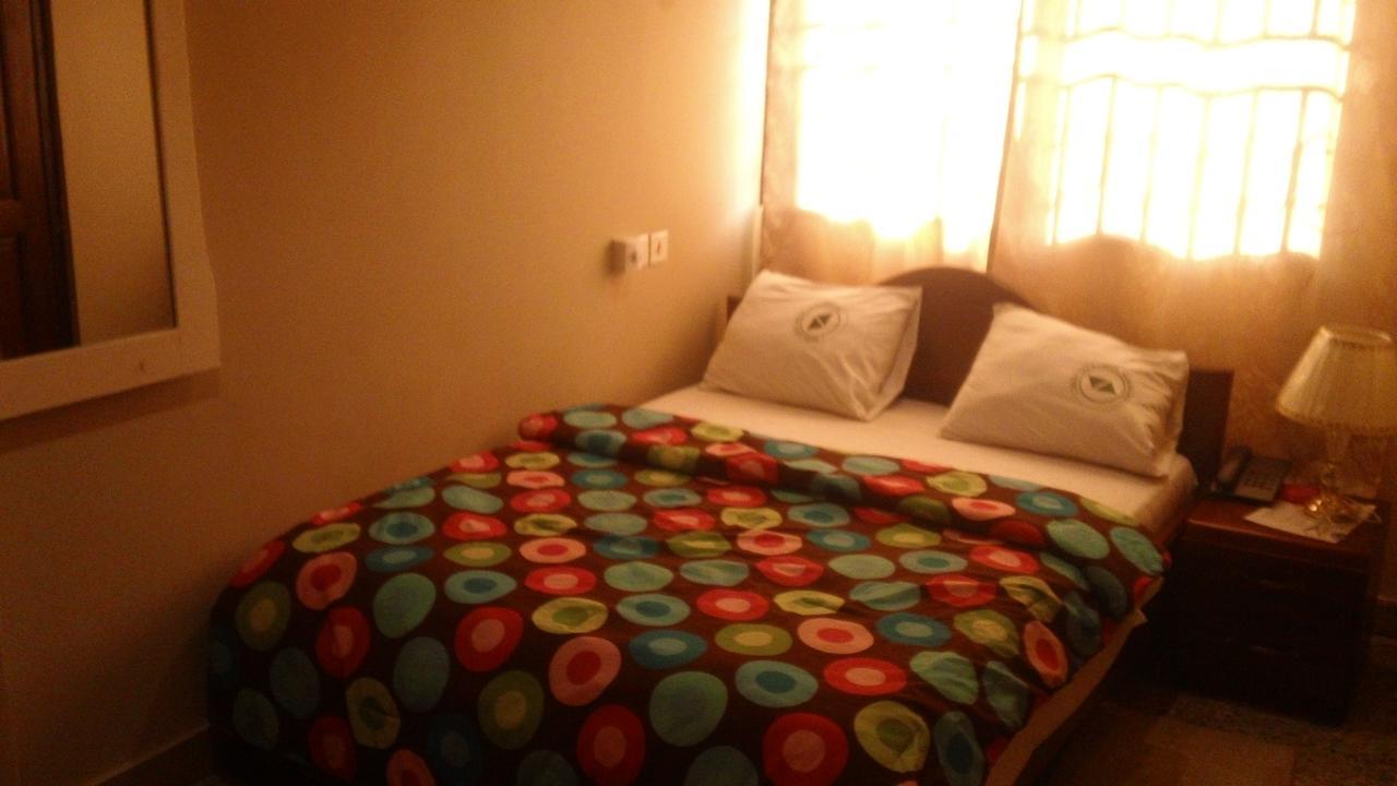 Mama Lee'S Lodge Yamoransa Dış mekan fotoğraf